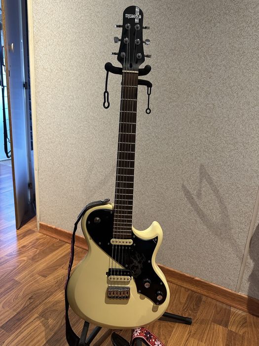 Guitarra Shergold Lespaul Stardard com tarraxa com trava e push pull