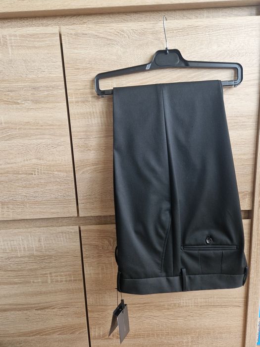 Recman Nowe spodnie garniturowe 176/94 młodzieżowe