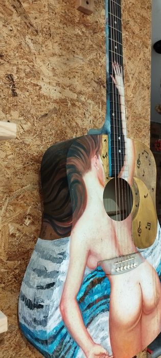Guitarra acústica personalizada