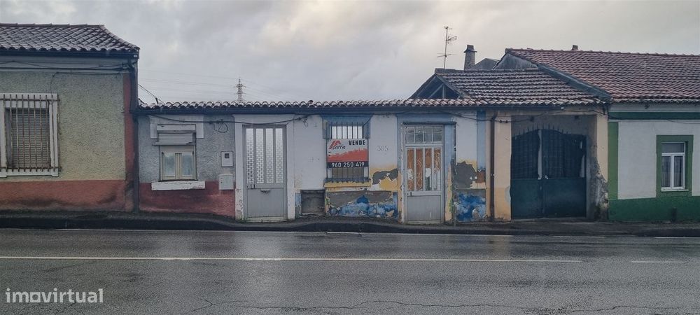 763 m² Plot with Approved Preliminary Information Request (PIP) and Water/Electricity Meters – Ribeira