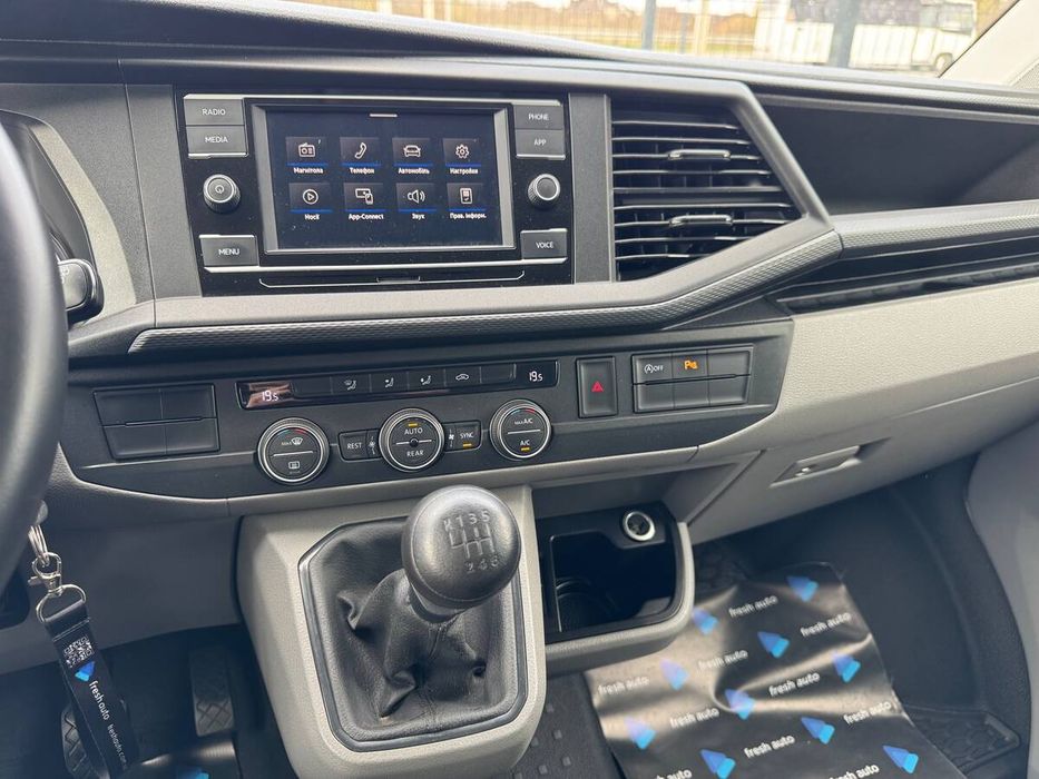 Volkswagen Caravelle 2021 freshauto