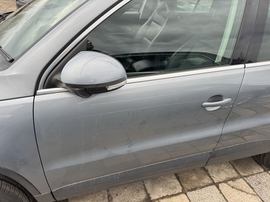 Vw tiguan drzwi lewe prawe lr7n