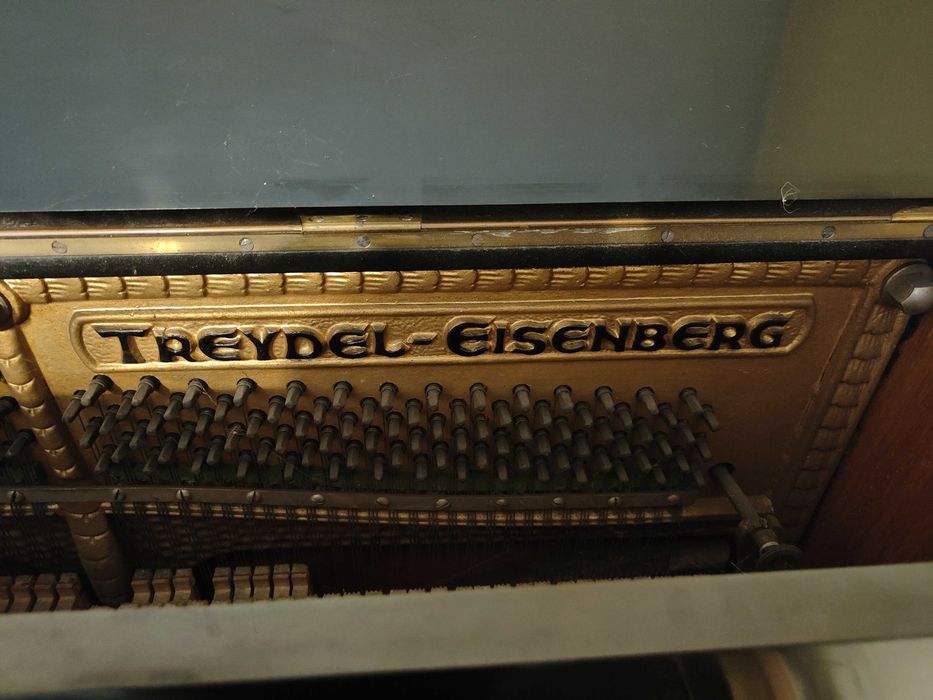 Pianino Ernst Häusler