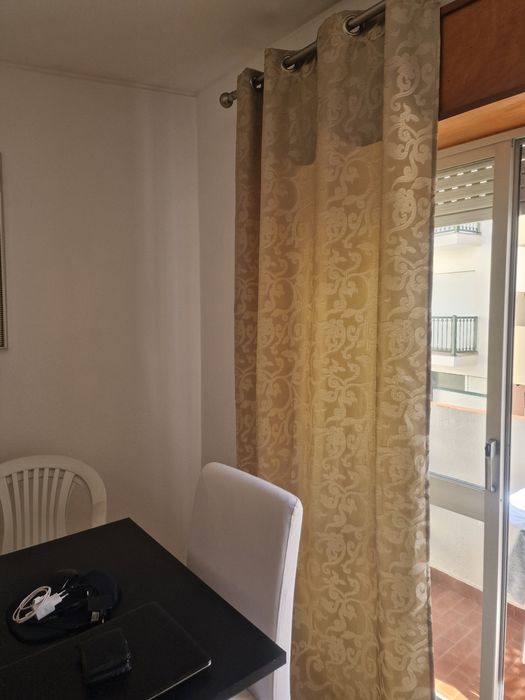 Cortinados Gato Preto