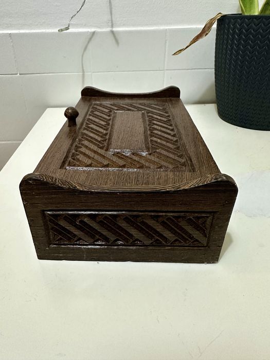 Caixa decorativa em madeira maciça de sucupira – artesanal e única