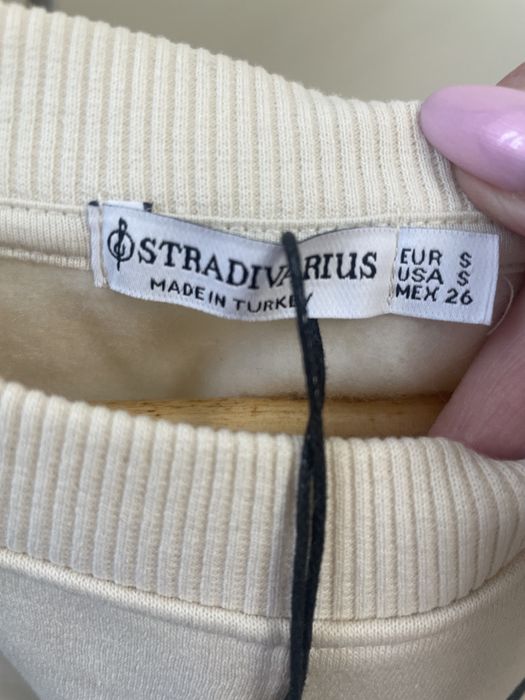 Кофта Stradivarius.