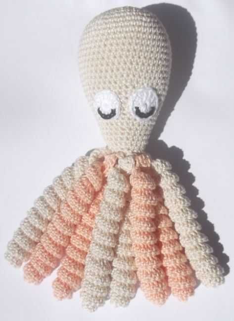 Polvo em crochê para bebé