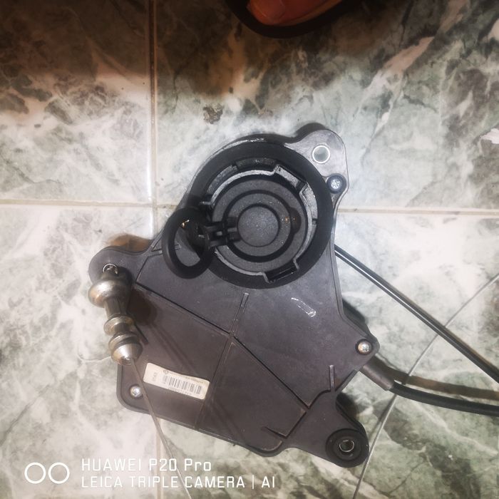 Suporte para pneu sobresselente Peugeot e Citroen
