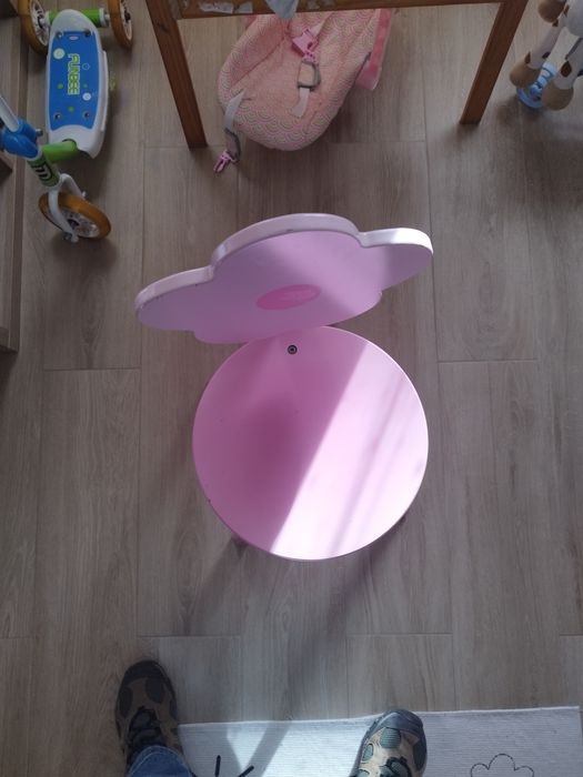 Cabide e cadeira de criança