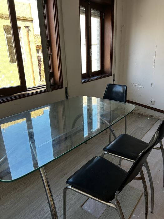 Mesa em vidro temperado
