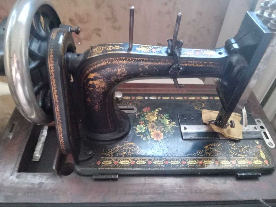 Швейная машина Зингер