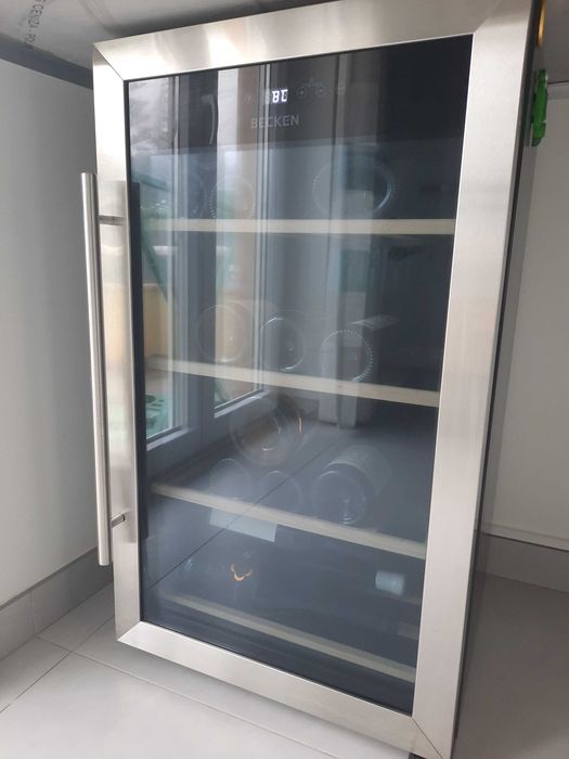 Garrafeira Becken como nova