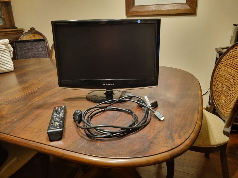 Monitor / TV Samsung SyncMaster 933HD 19" (Com Comando) – Excelente Estado