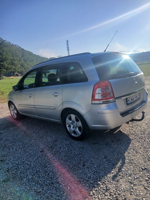 Sprzedam ładną Opela Zafirę 1.7 CDTI 7 osób