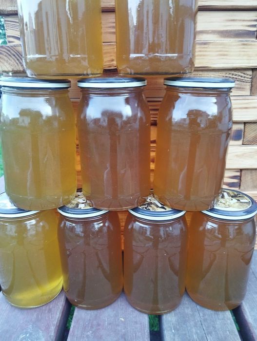 Miód z własnej pasieki.
