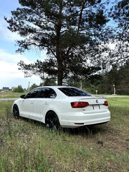 Volksvagen Jetta GLI