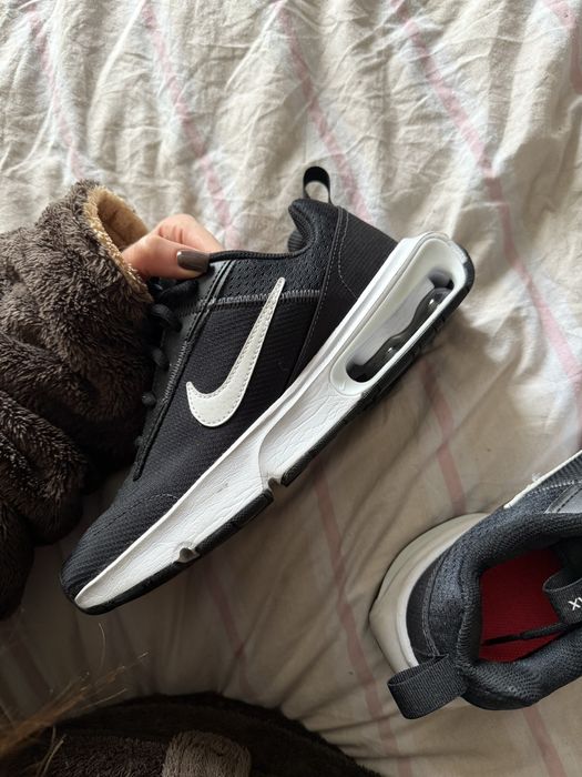 Nike Air Max Motion 2