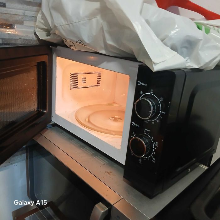 Vendo micro-ondas semi novo preto
