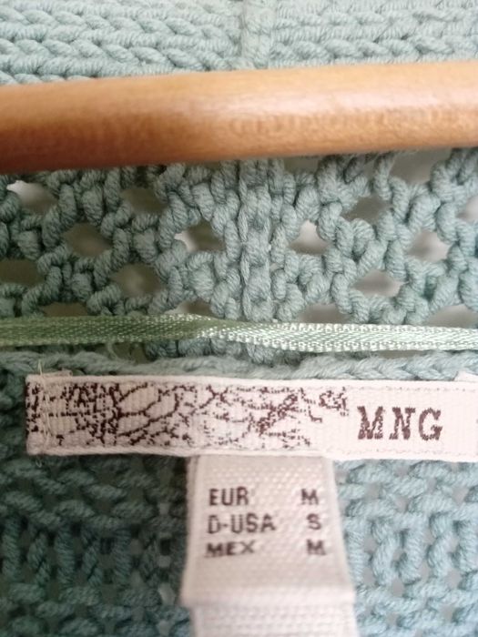 Camisola e cardigan tipo crochet