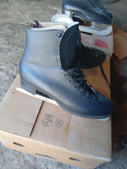 Продам шкіряні ковзани