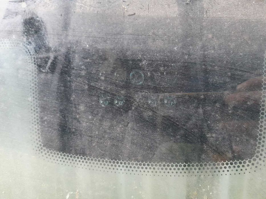 Mercedes W211 E klasa - szyba przód przednia czujnik