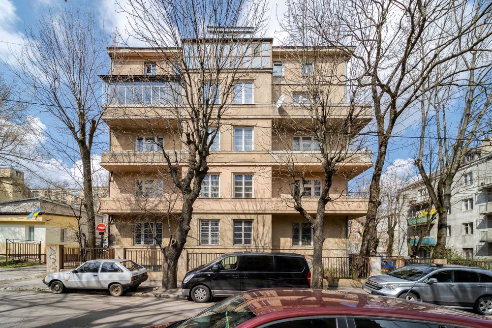 4-кімнатна квартира на продаж у Львові біля центру