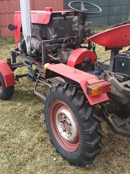 Traktorek ogrodniczy