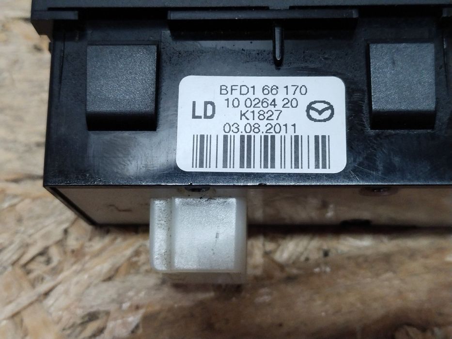 Mazda 3 BL 2009-2013 блок кнопок ESP корректор фар BFD166170
