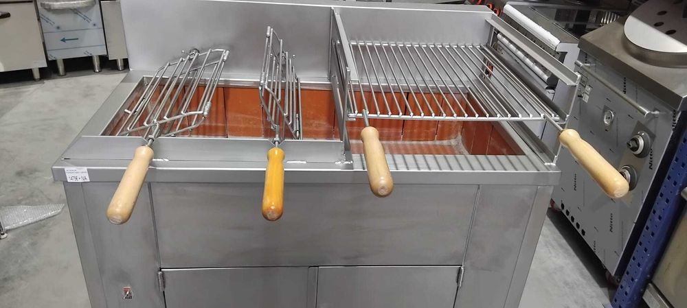 Churrasqueira a Carvão com Espetos Rotativos - NOVA