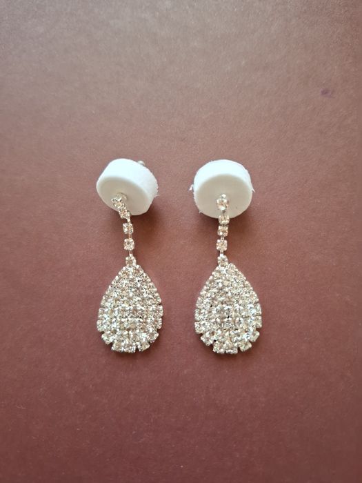 Brincos em brilhantes