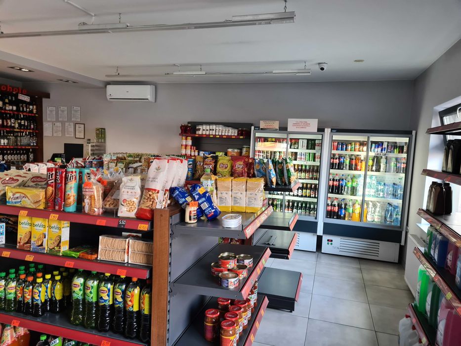 Stacja paliw z Paczkomatem i wypożyczalnią przyczep