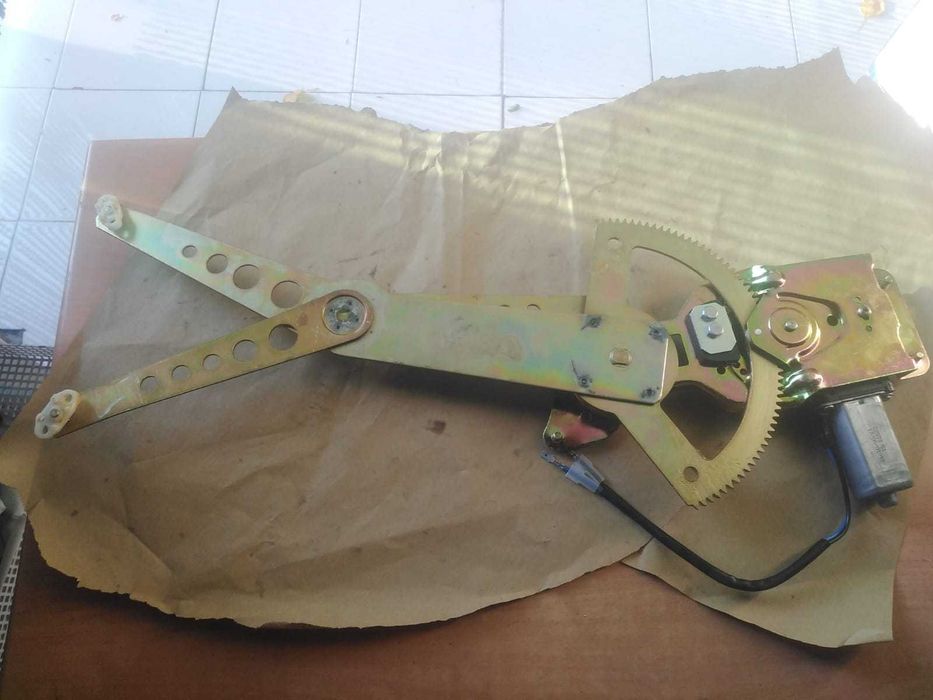 Elevador Elétrico NOVO 3 Portas Opel Corsa Frente Direito 1993