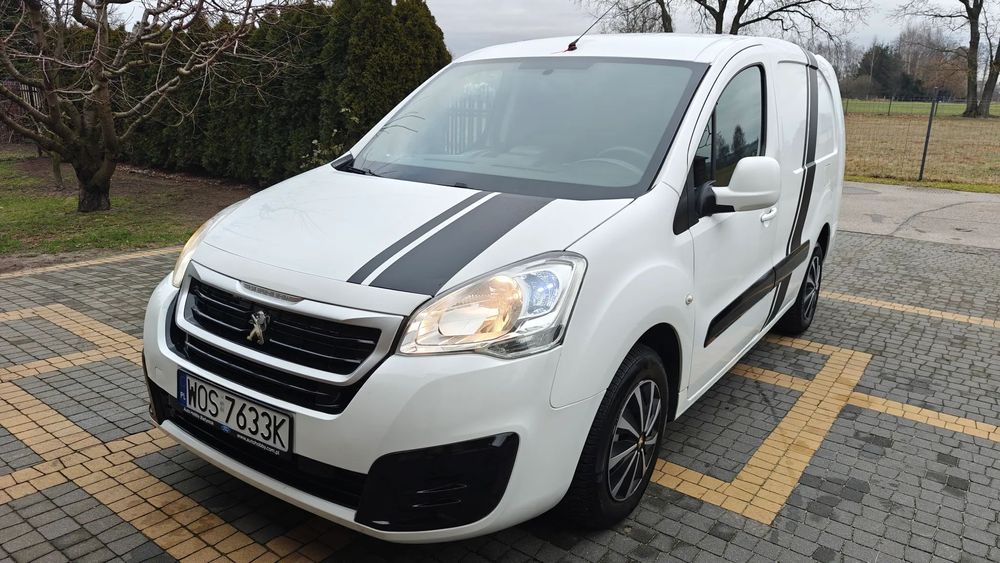 Peugeot Partner  // Bezwypadkowy// Long// Opony wielosezonowe// Pdc//
