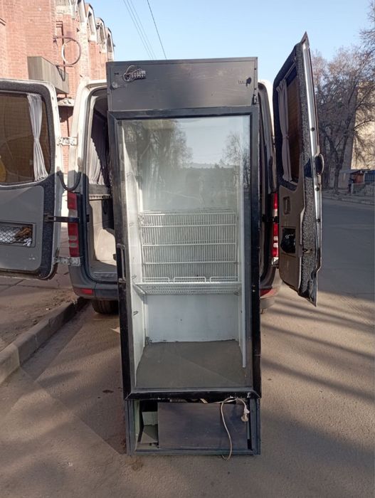 Продам холодильник под ремонт !