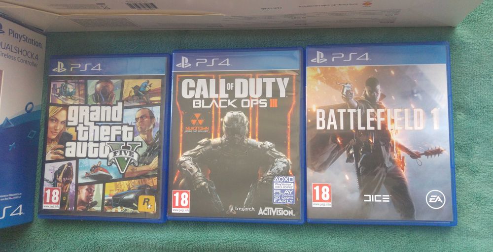 PS4 1TB Edição Limitada Black Ops 3 - 3 Jogos - Comando Extra