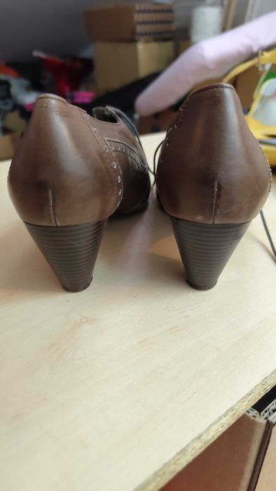 Sapatos de mulher, número 39