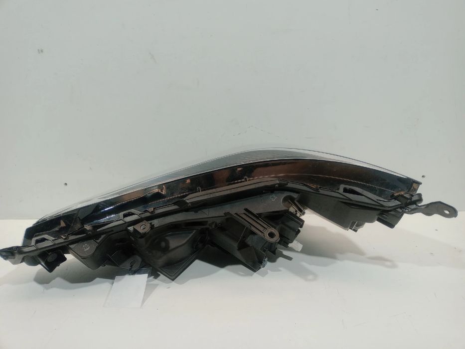 Ótica / farol esquerda LEXUS NX II (_A2_, _H2_)