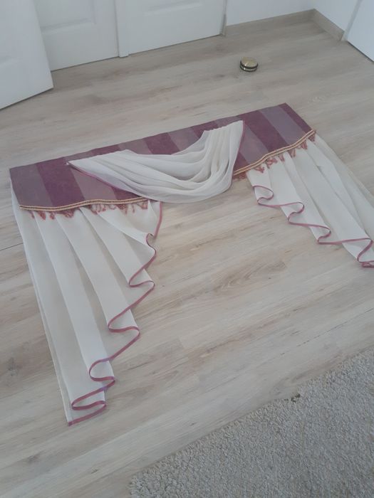 Komplet firan z lambrekinem