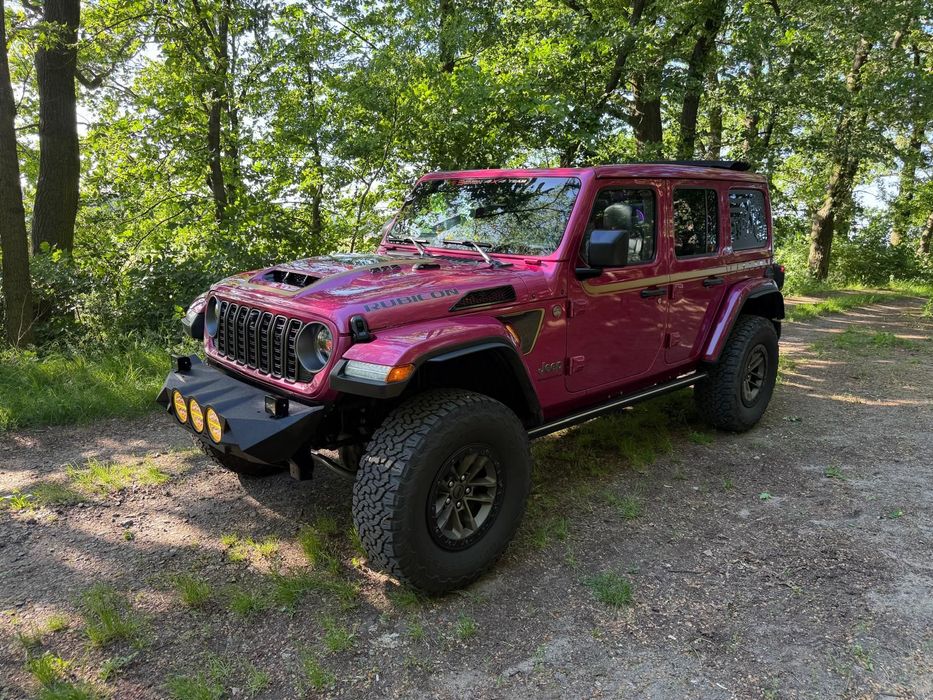 Jeep Wrangler Rubicon 392 6.4 L Hemi V-8