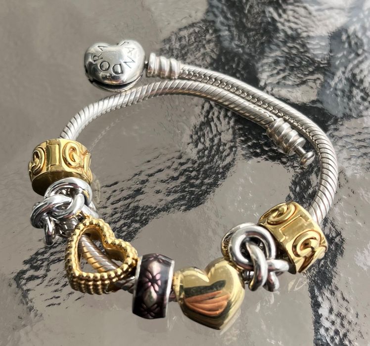 Bransoletka Pandora z charms