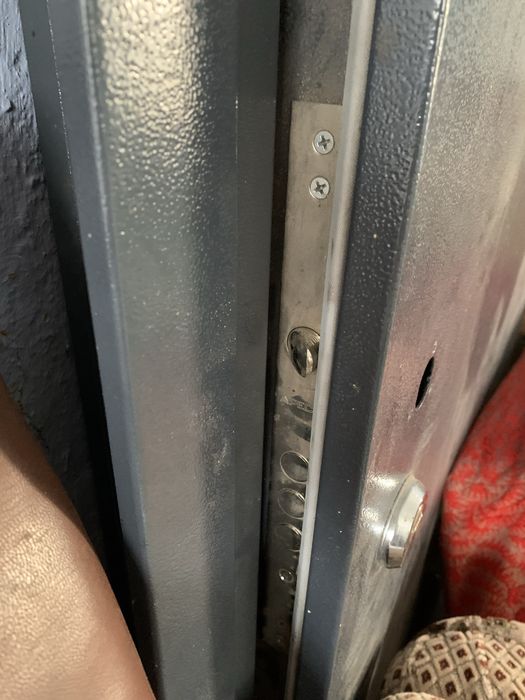 Двері вхідні металеві