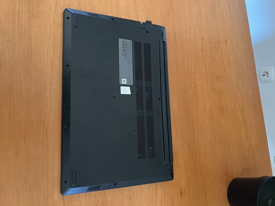 Lenovo V15 | i5 12ª geração | 16GB RAM (2x8GB) 3200Mz | Intel Iris Xe | 250GB SSD
