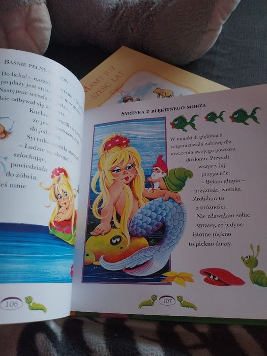 Trzy nowe grubsze ksiazki w twardej okładce