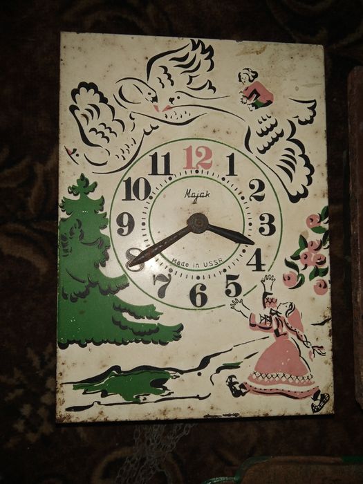 Старі настінні годинники