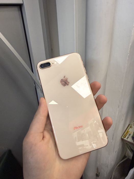 iPhone 8 Plus 64gb Gold
