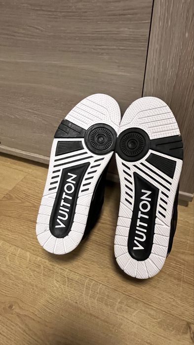 Czarne buty lv skate