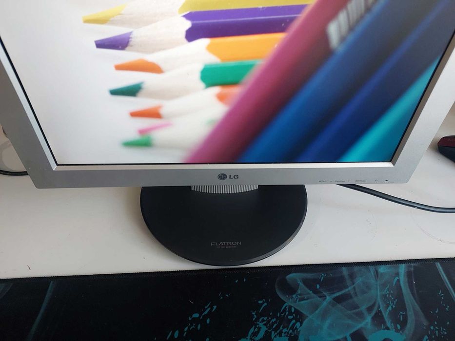 Монітор LG flatron l1730s 17 дюймів