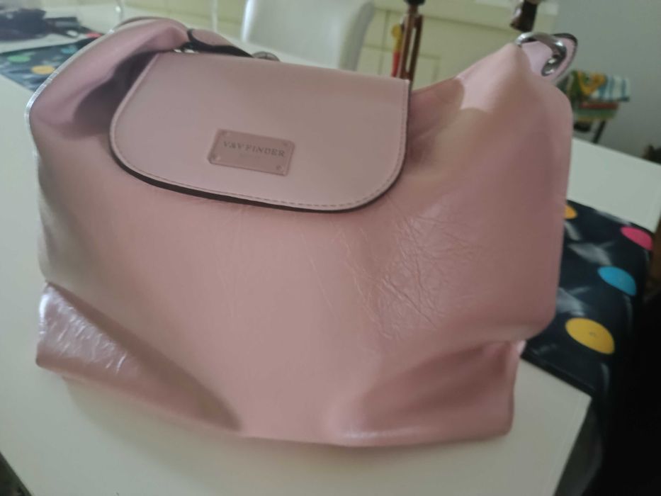 Mala de senhora marca v.v FINDER cor rosa
