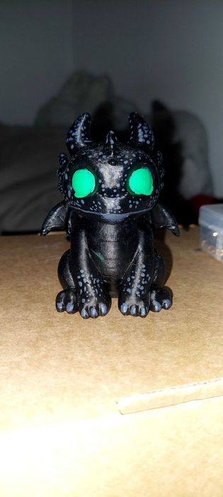 Boneco dragão com cauda articulada
