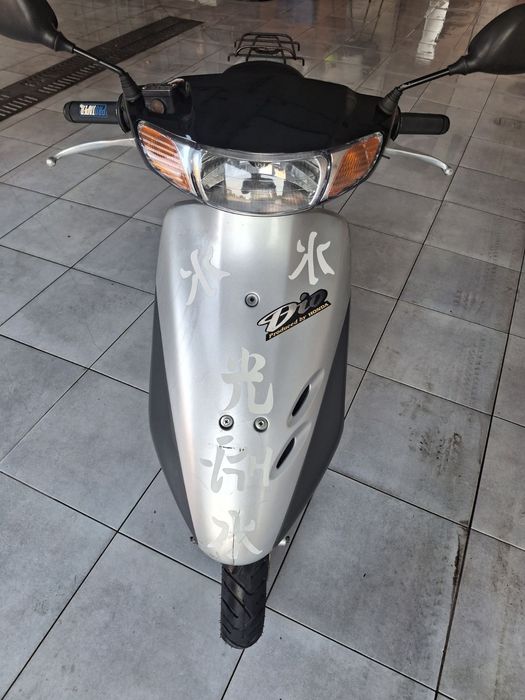 Хонда діо 35 в хорошем состоянии . Заводится со стартера и лапки.